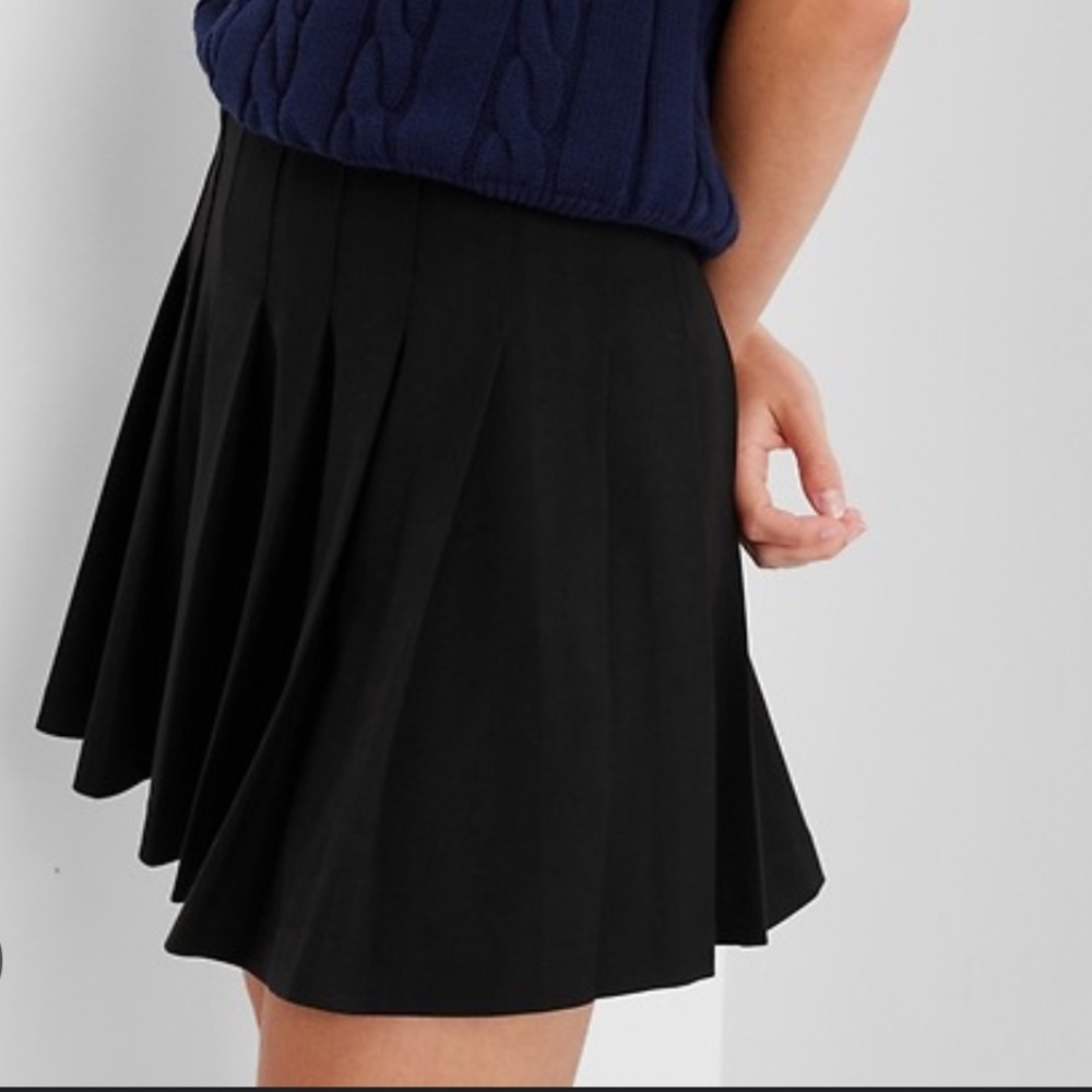 GAP Black Pleated Skirt
